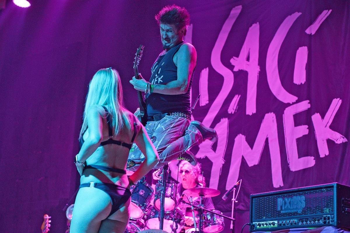 Visací zámek slavil v Českých Budějovicích 37 let. Gratulovali Znouzectnost i striptérka