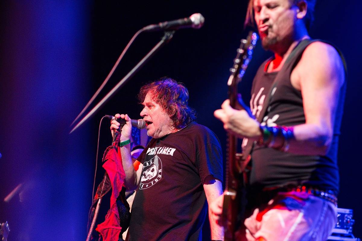 Visací zámek slavil v Českých Budějovicích 37 let. Gratulovali Znouzectnost i striptérka