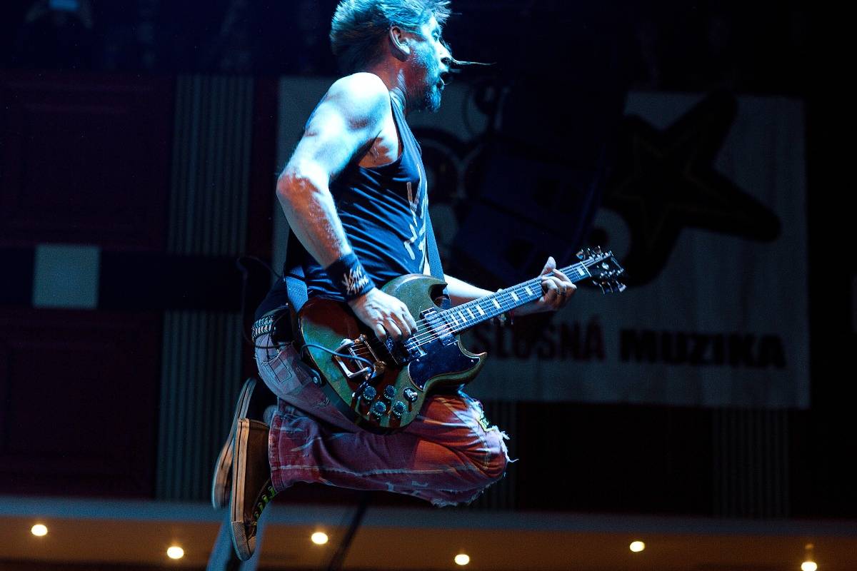 Visací zámek slavil v Českých Budějovicích 37 let. Gratulovali Znouzectnost i striptérka