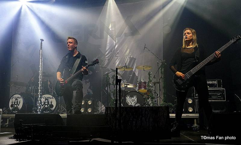 Dymytry Revolter tour se pomalu chýlí k závěru, v brněnské hale Vodova na diváky šlehaly tisíce plamenů