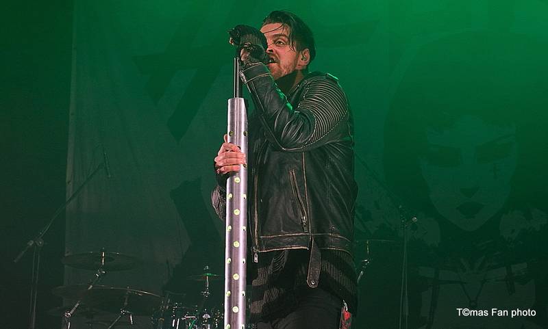 Dymytry Revolter tour se pomalu chýlí k závěru, v brněnské hale Vodova na diváky šlehaly tisíce plamenů
