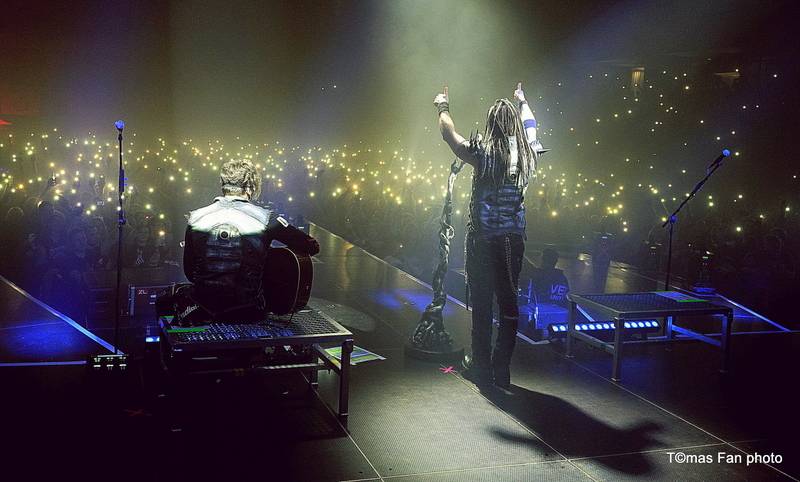 Dymytry Revolter tour se pomalu chýlí k závěru, v brněnské hale Vodova na diváky šlehaly tisíce plamenů