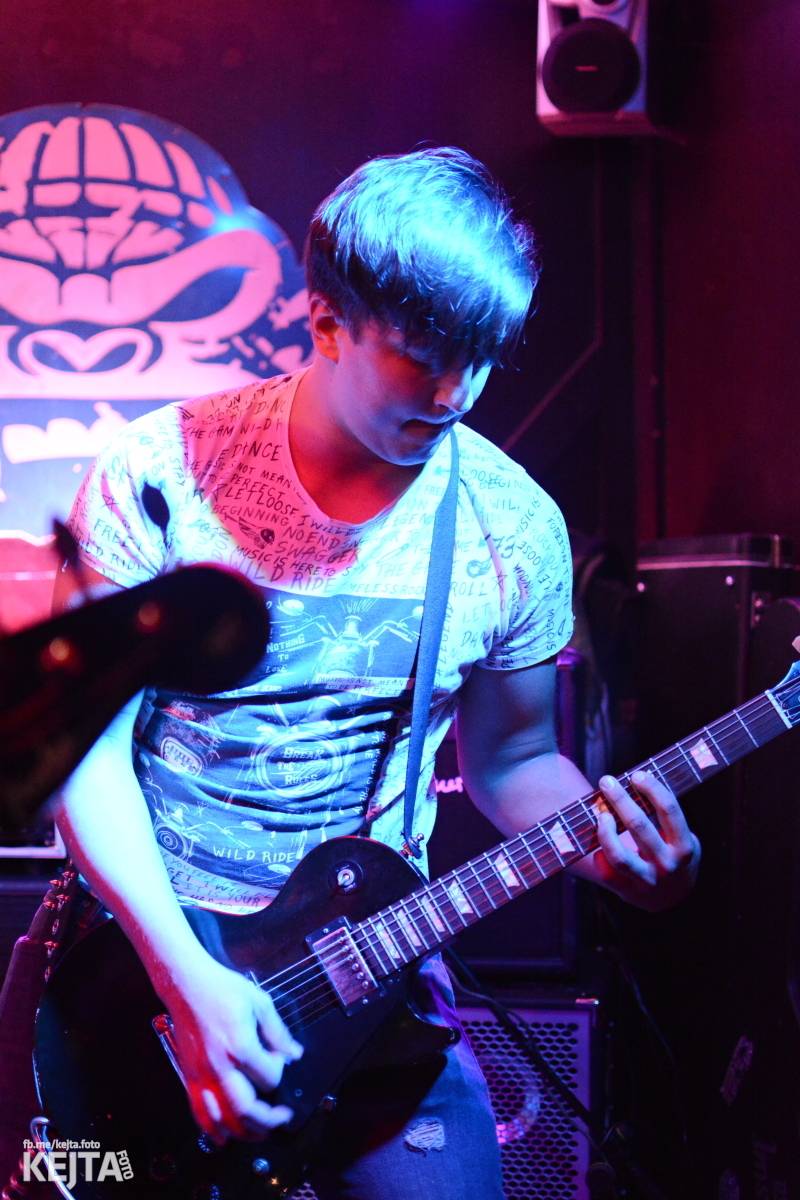 Papagájův punk: předvánočnímu řádění v Modré Vopici vládli Wosa, Falešný obvinění nebo P.U.M.