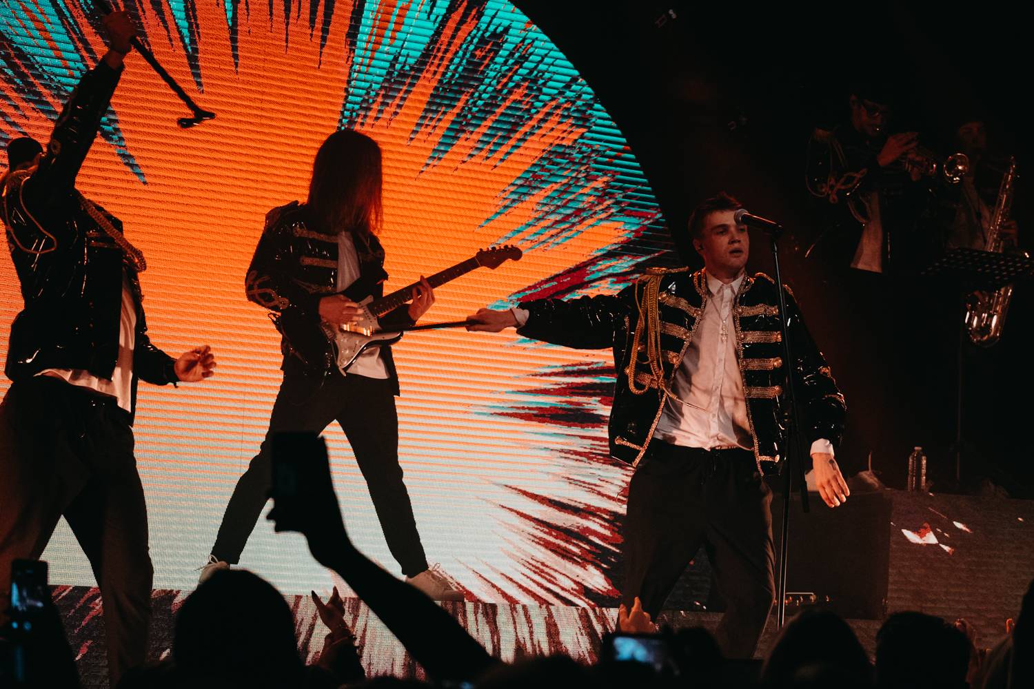 Mikolase Josefa v Roxy nechtěly fanynky pustit z pódia