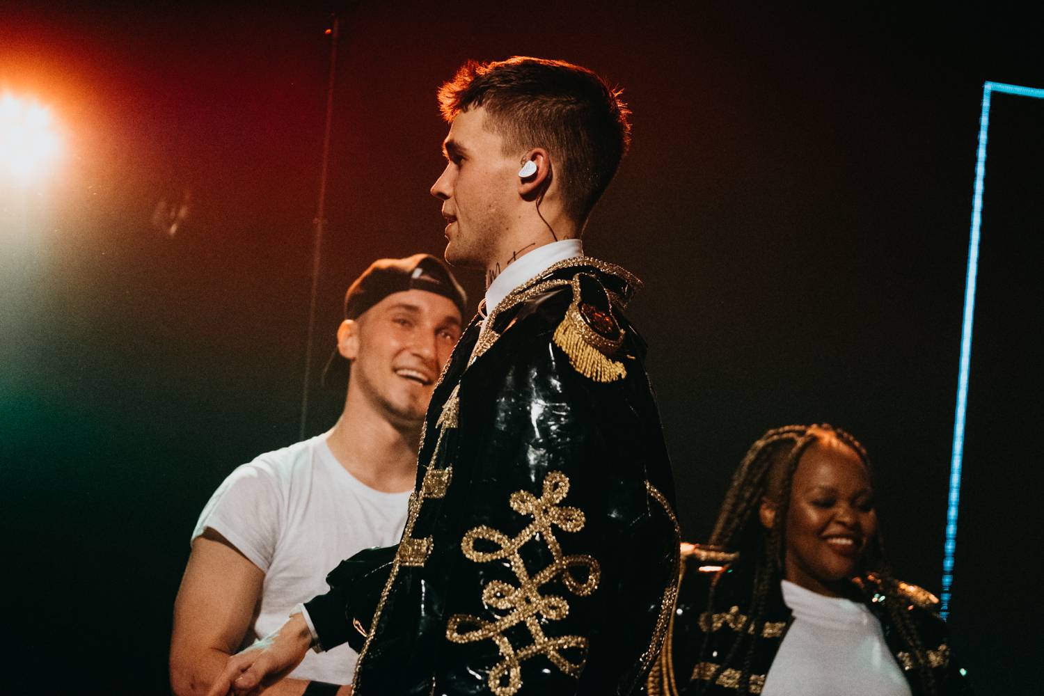 Mikolase Josefa v Roxy nechtěly fanynky pustit z pódia