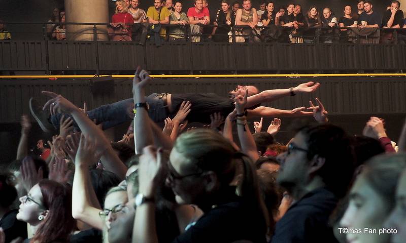 Největší koncert v dějinách fixího lidu. Vypsaná Fixa se ve Foru Karlín pořádně rozepsala