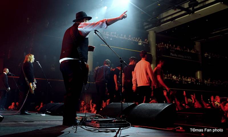 Největší koncert v dějinách fixího lidu. Vypsaná Fixa se ve Foru Karlín pořádně rozepsala