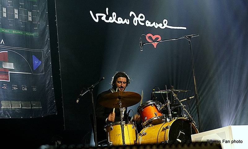 Největší koncert v dějinách fixího lidu. Vypsaná Fixa se ve Foru Karlín pořádně rozepsala