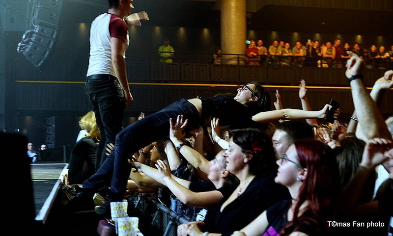 Největší koncert v dějinách fixího lidu. Vypsaná Fixa se ve Foru Karlín pořádně rozepsala