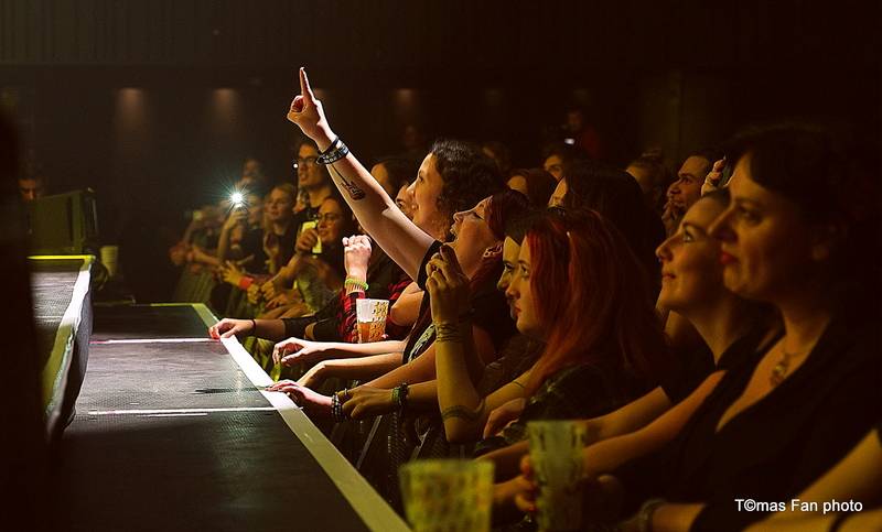 Největší koncert v dějinách fixího lidu. Vypsaná Fixa se ve Foru Karlín pořádně rozepsala