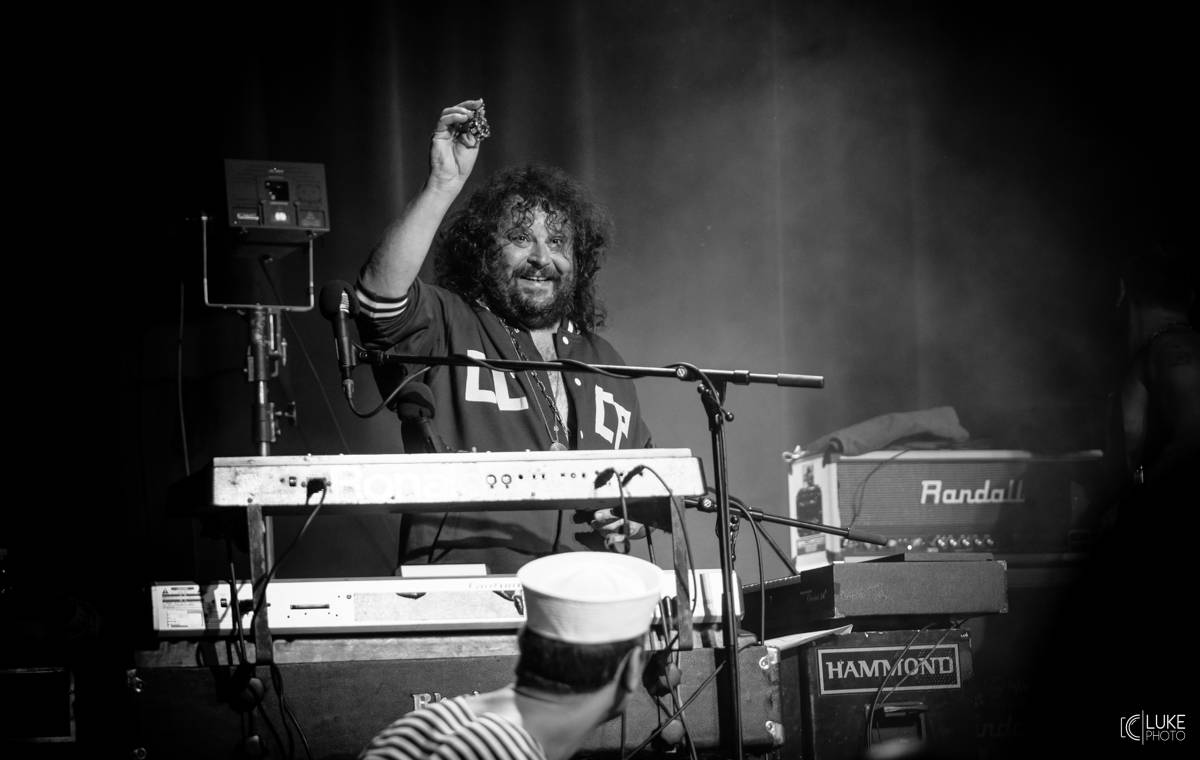 Monkey Business dorazili s Přísliby východního funku i do Brna. V klubu Fléda rozpoutali energickou show 