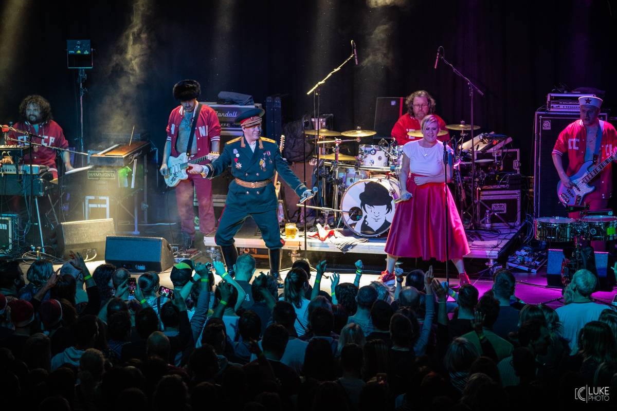 Monkey Business dorazili s Přísliby východního funku i do Brna. V klubu Fléda rozpoutali energickou show 