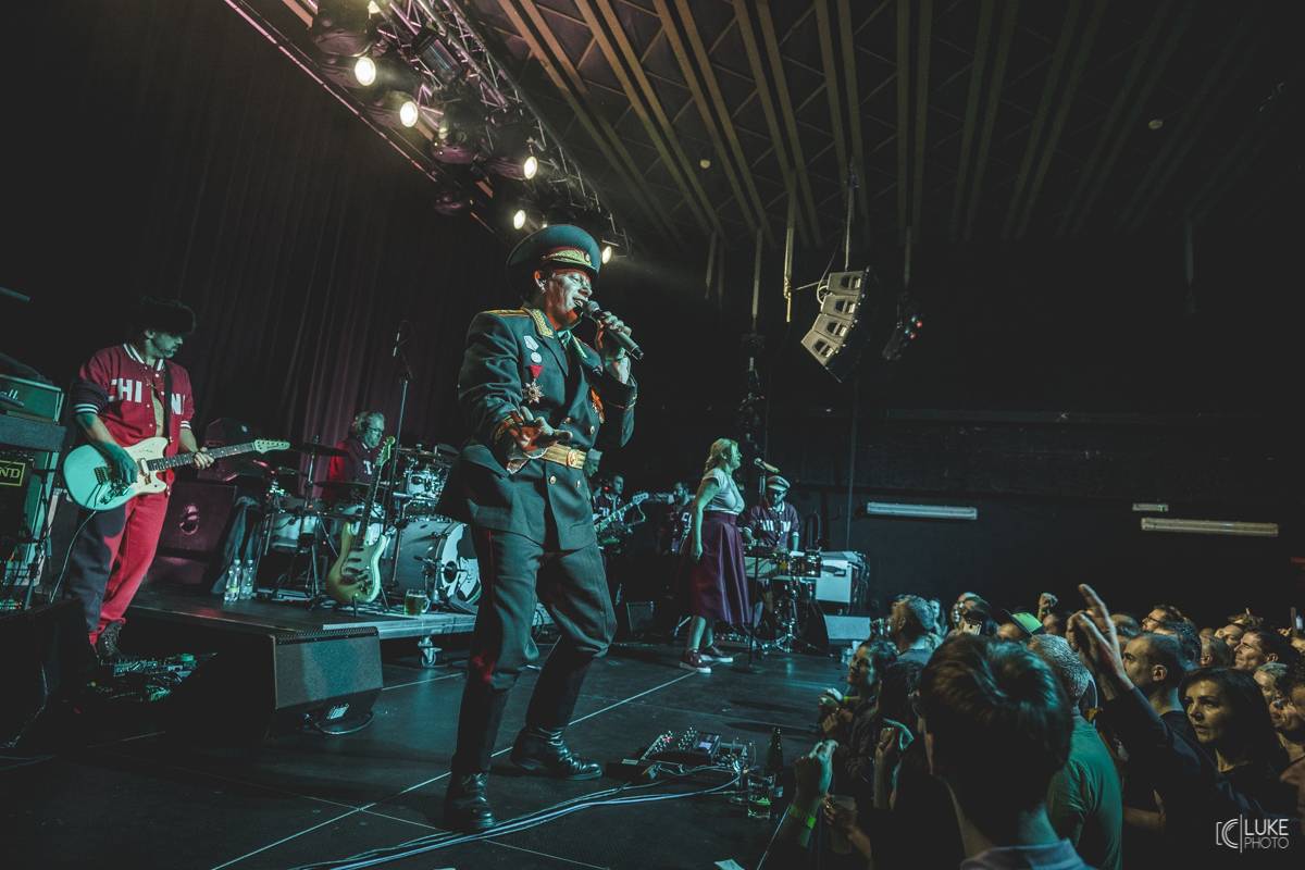 Monkey Business dorazili s Přísliby východního funku i do Brna. V klubu Fléda rozpoutali energickou show 