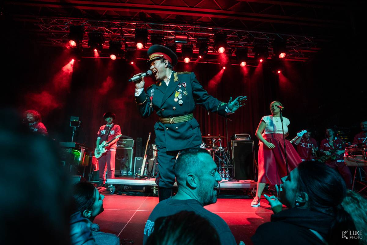 Monkey Business dorazili s Přísliby východního funku i do Brna. V klubu Fléda rozpoutali energickou show 