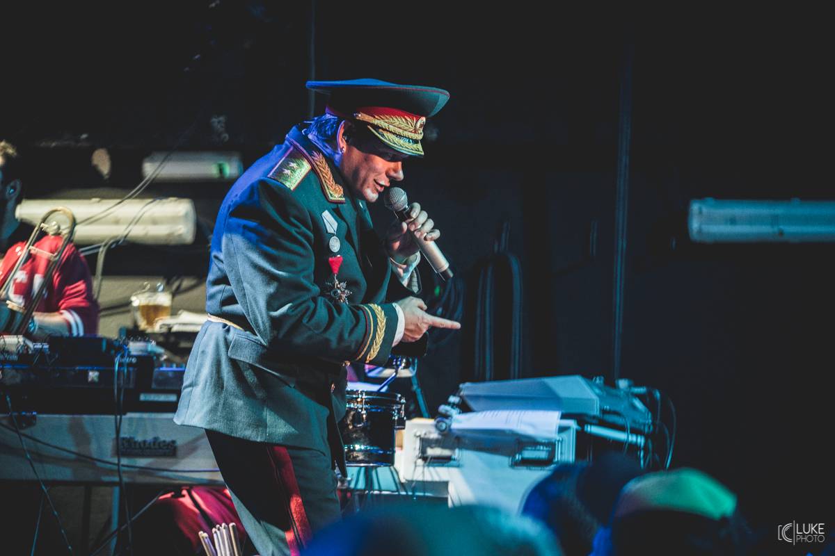 Monkey Business dorazili s Přísliby východního funku i do Brna. V klubu Fléda rozpoutali energickou show 