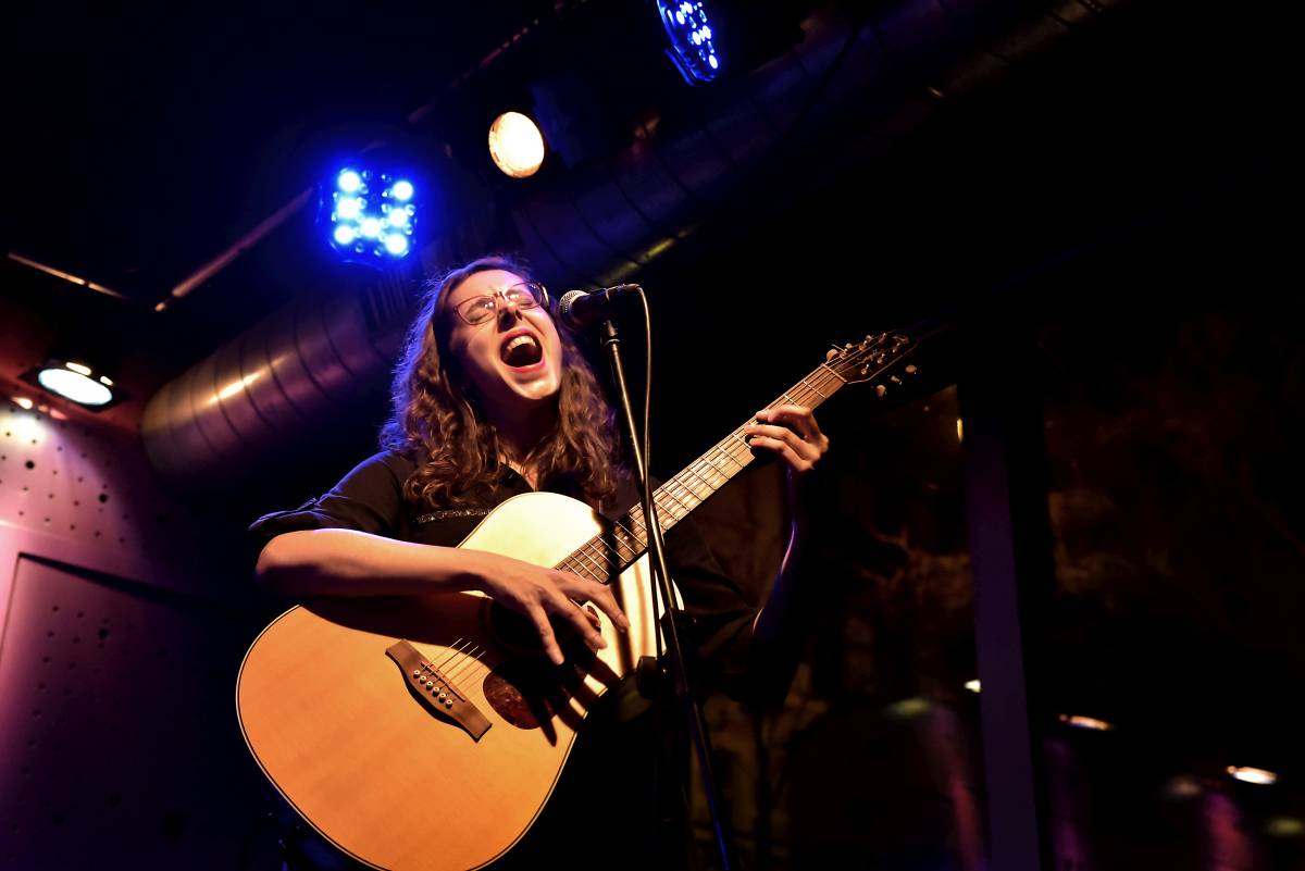 Virtuóz Justin Lavash rozdával radost v pražském Jazz Docku