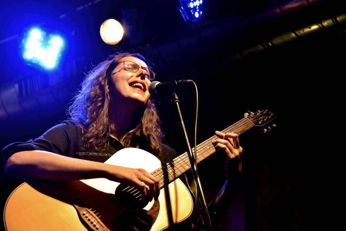 Virtuóz Justin Lavash rozdával radost v pražském Jazz Docku