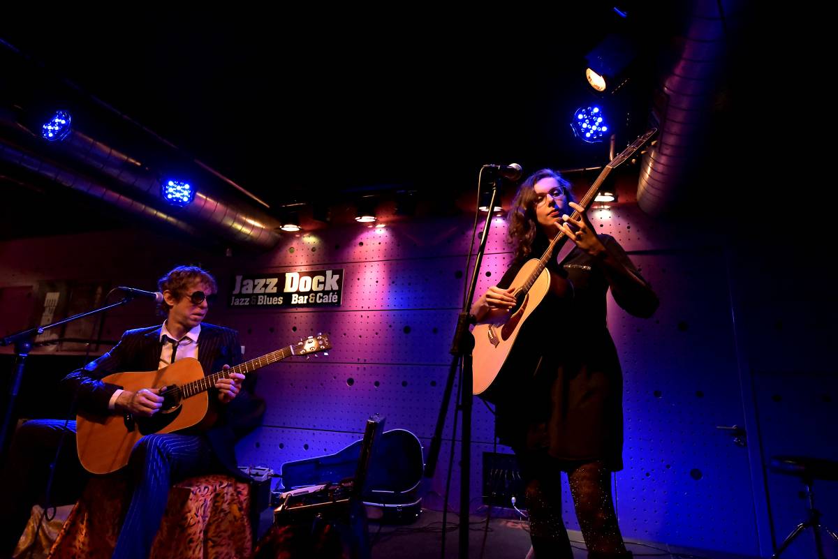 Virtuóz Justin Lavash rozdával radost v pražském Jazz Docku