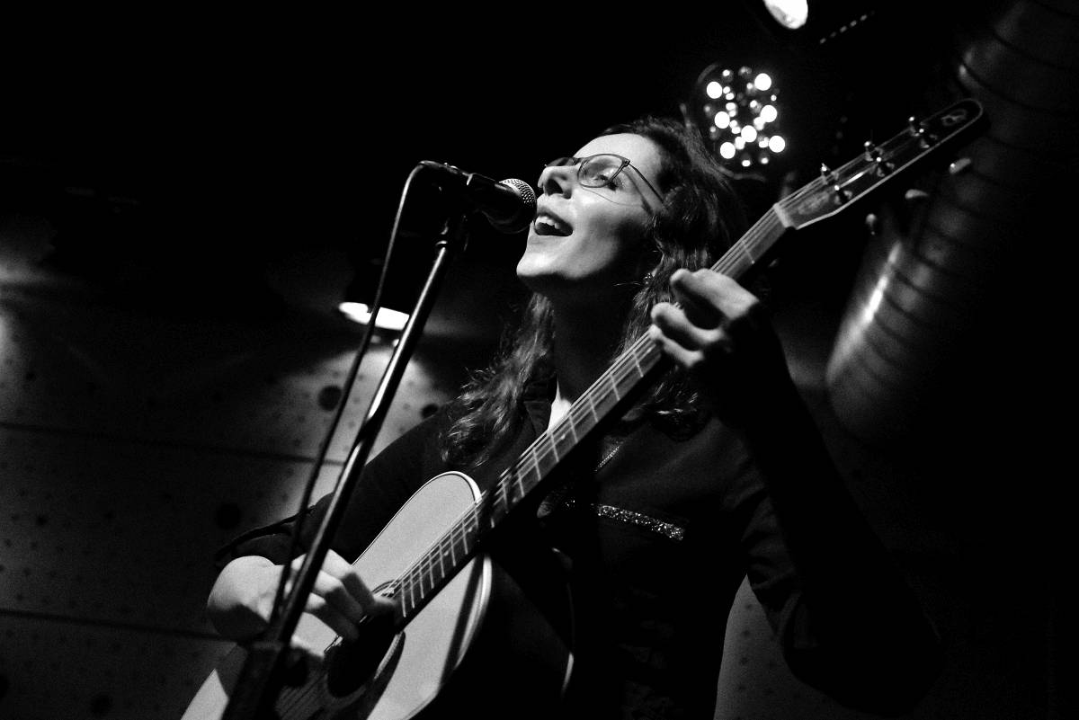 Virtuóz Justin Lavash rozdával radost v pražském Jazz Docku