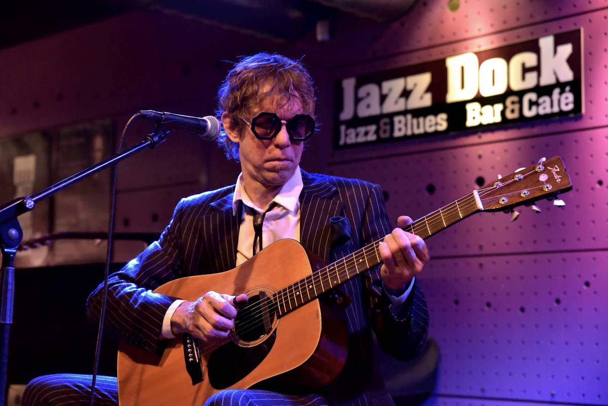 Virtuóz Justin Lavash rozdával radost v pražském Jazz Docku