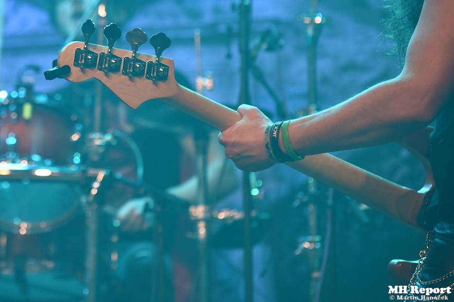 Vánoční metalový večírek v plzeňské Šeříkovce: vystoupili Ingott, Excalibur a Storm