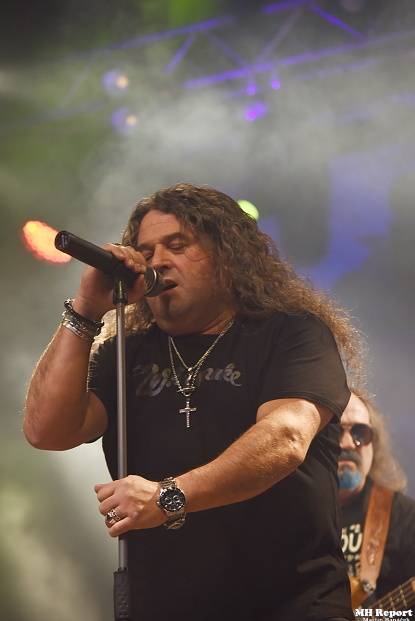 Vánoční metalový večírek v plzeňské Šeříkovce: vystoupili Ingott, Excalibur a Storm