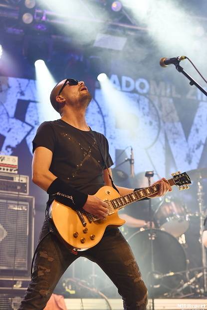 Vánoční metalový večírek v plzeňské Šeříkovce: vystoupili Ingott, Excalibur a Storm