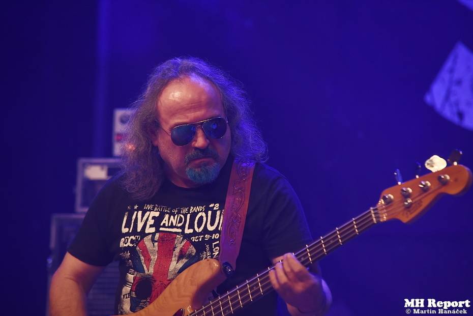 Vánoční metalový večírek v plzeňské Šeříkovce: vystoupili Ingott, Excalibur a Storm