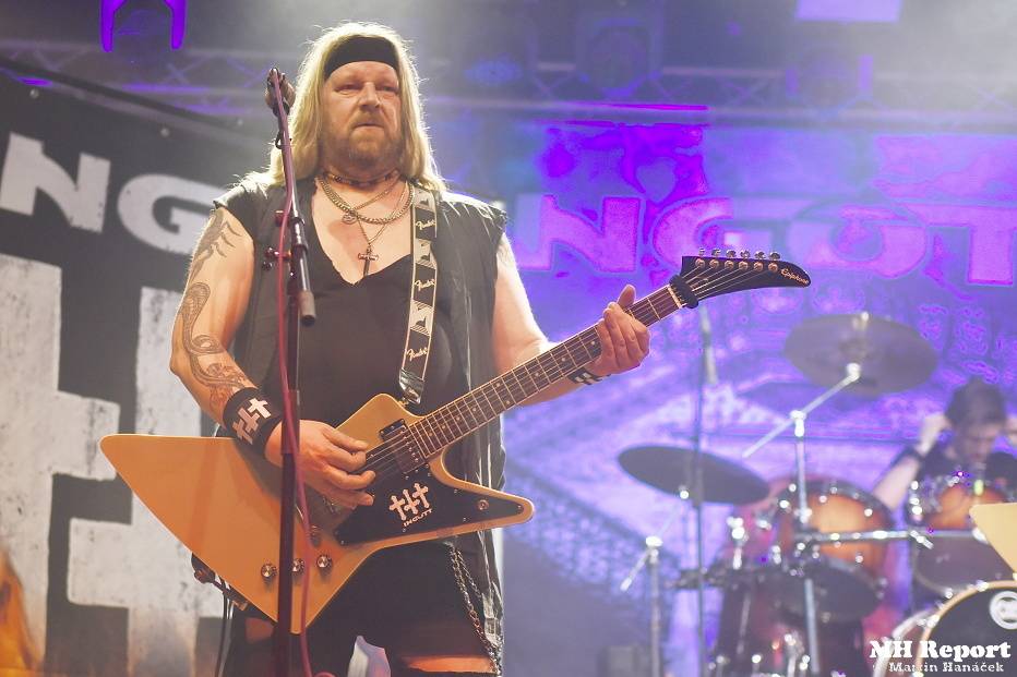 Vánoční metalový večírek v plzeňské Šeříkovce: vystoupili Ingott, Excalibur a Storm