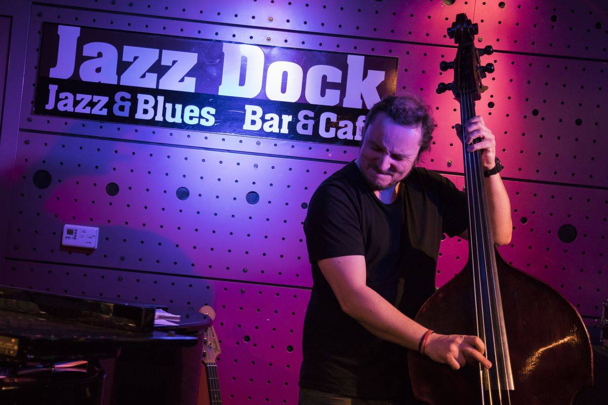 Xavier Baumaxa rozhoupal vyprodaný Jazz Dock na vlnách svých písní
