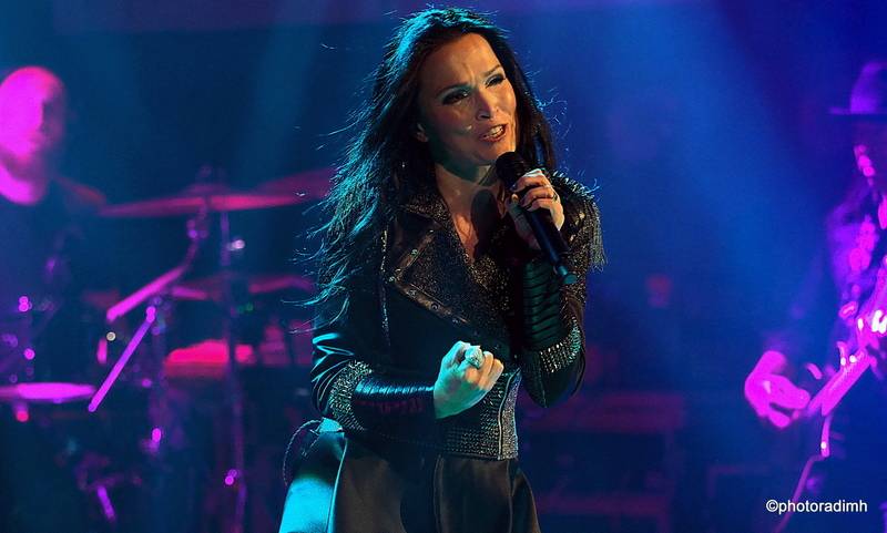 Finská metalová královna Tarja Turunen oslnila Smetanovu síň Obecního domu