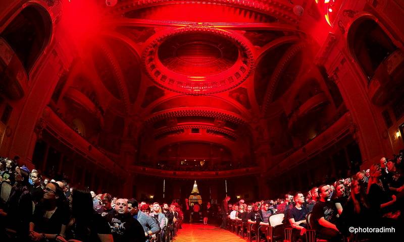 Finská metalová královna Tarja Turunen oslnila Smetanovu síň Obecního domu