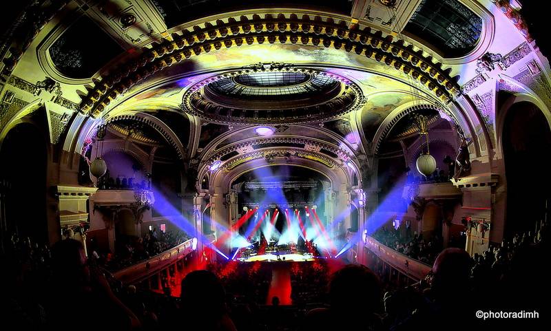 Finská metalová královna Tarja Turunen oslnila Smetanovu síň Obecního domu