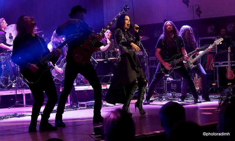 Finská metalová královna Tarja Turunen oslnila Smetanovu síň Obecního domu