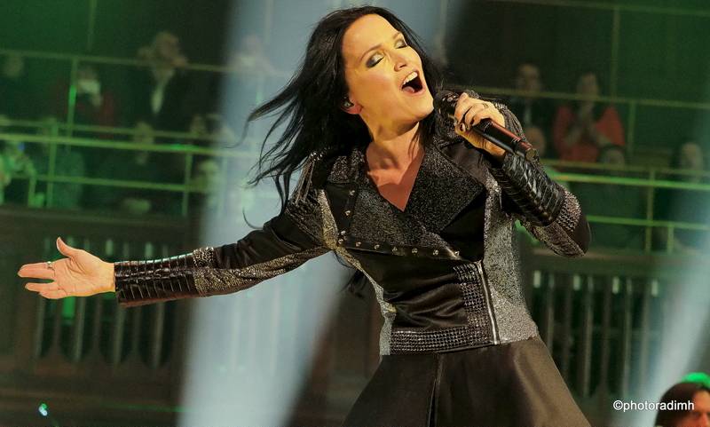 Finská metalová královna Tarja Turunen oslnila Smetanovu síň Obecního domu