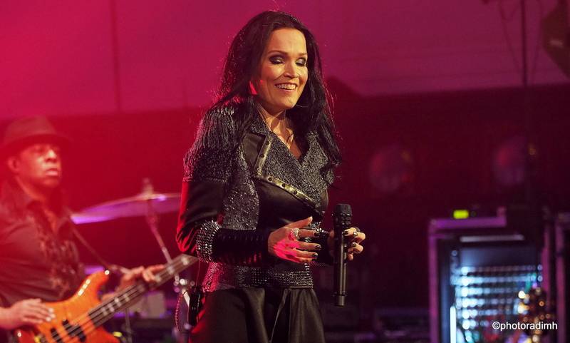 Finská metalová královna Tarja Turunen oslnila Smetanovu síň Obecního domu