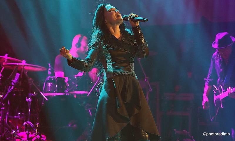 Finská metalová královna Tarja Turunen oslnila Smetanovu síň Obecního domu