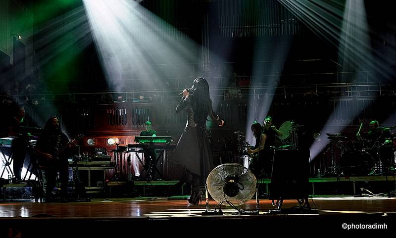 Finská metalová královna Tarja Turunen oslnila Smetanovu síň Obecního domu