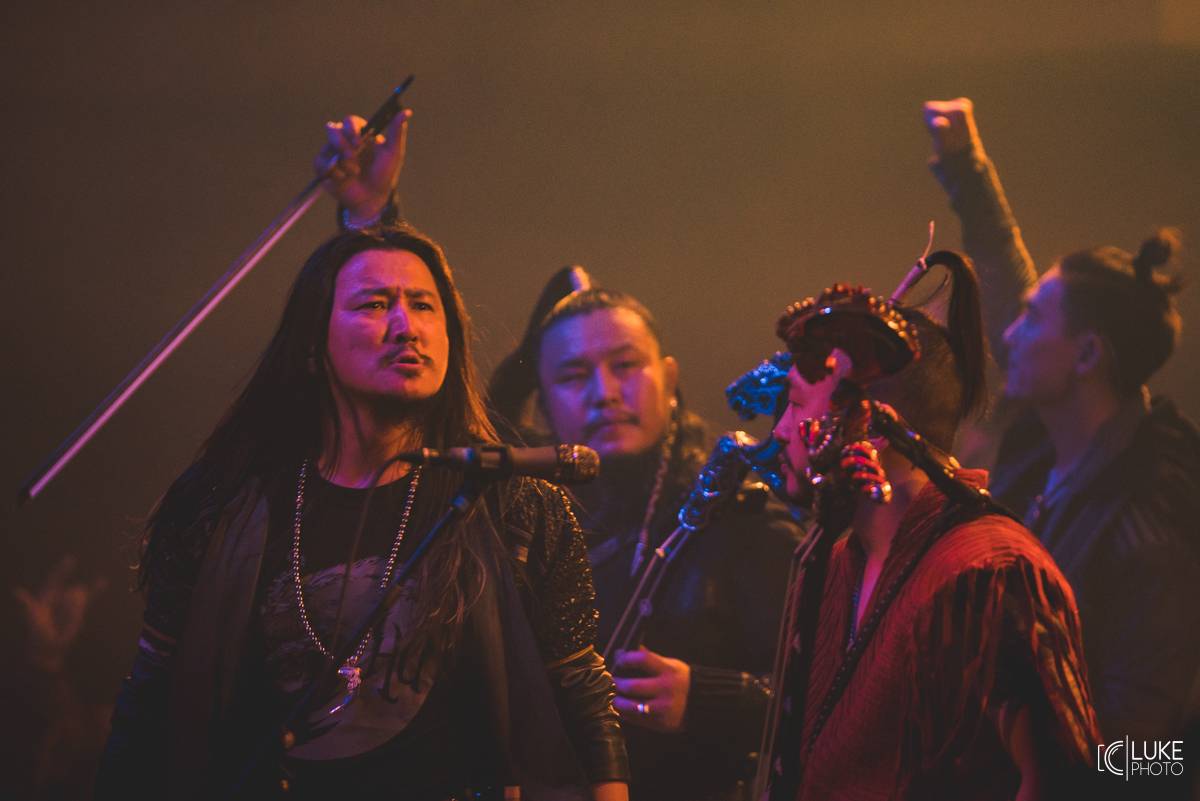 Mongolští rockeři přivezli hudbu z jiného světa. The Hu po loňském debutu na Rock for People zavítali do Prahy