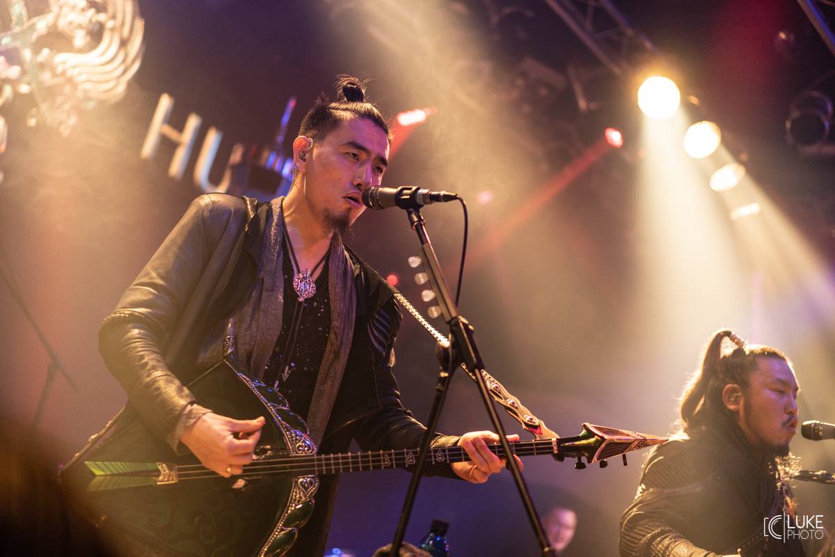 Mongolští rockeři přivezli hudbu z jiného světa. The Hu po loňském debutu na Rock for People zavítali do Prahy