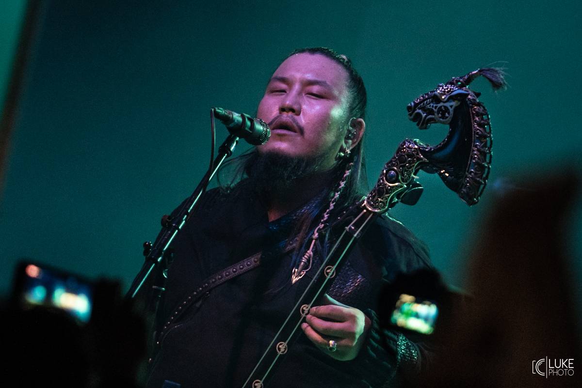 Mongolští rockeři přivezli hudbu z jiného světa. The Hu po loňském debutu na Rock for People zavítali do Prahy