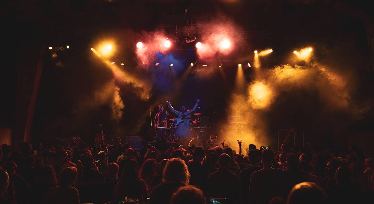 Dánské rockové hvězdy WhoMadeWho roztančily Roxy