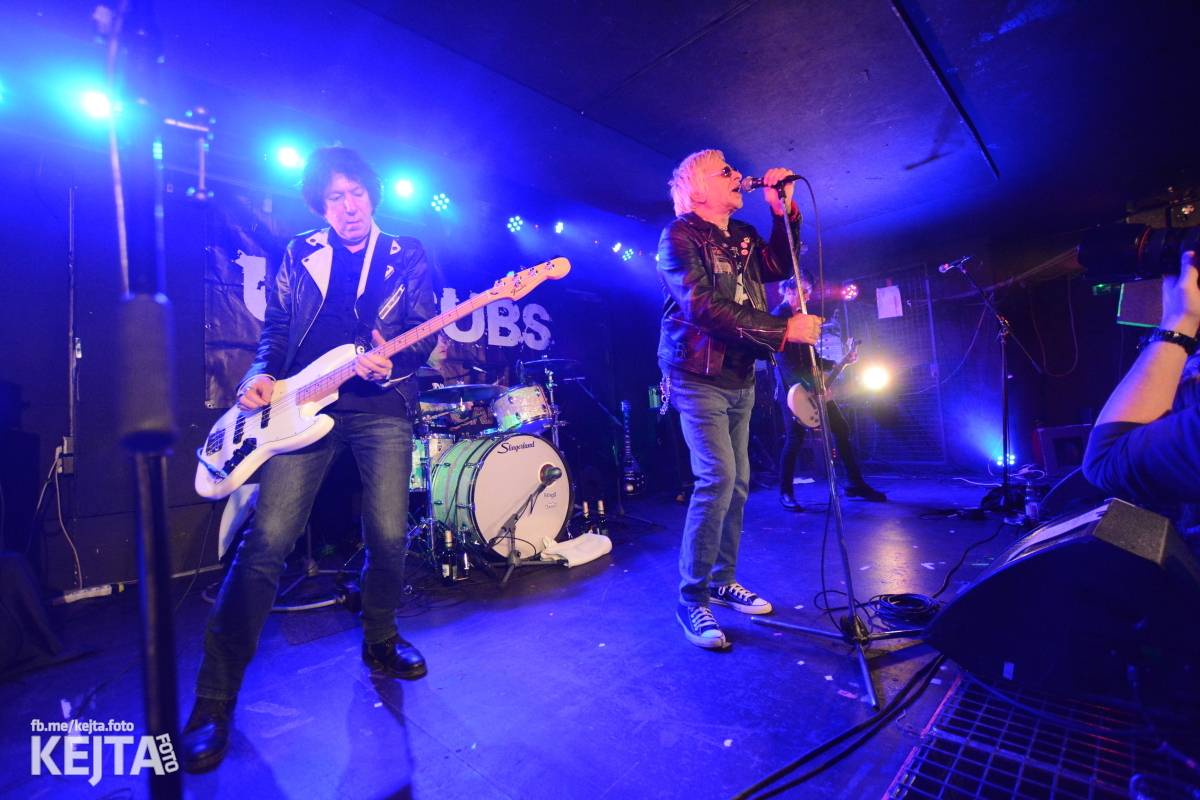UK Subs se svou punkovou smrští po roce znovu rozproudili pražské Rock Café
