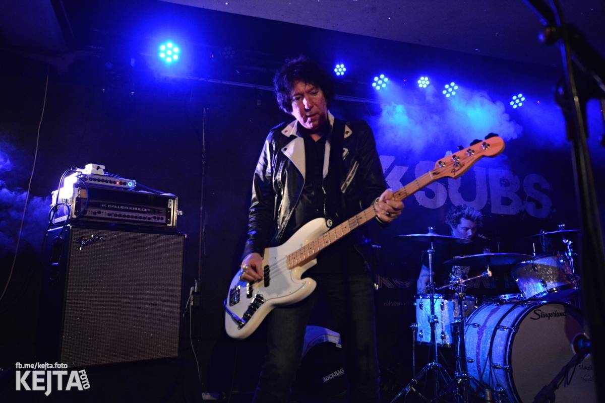 UK Subs se svou punkovou smrští po roce znovu rozproudili pražské Rock Café