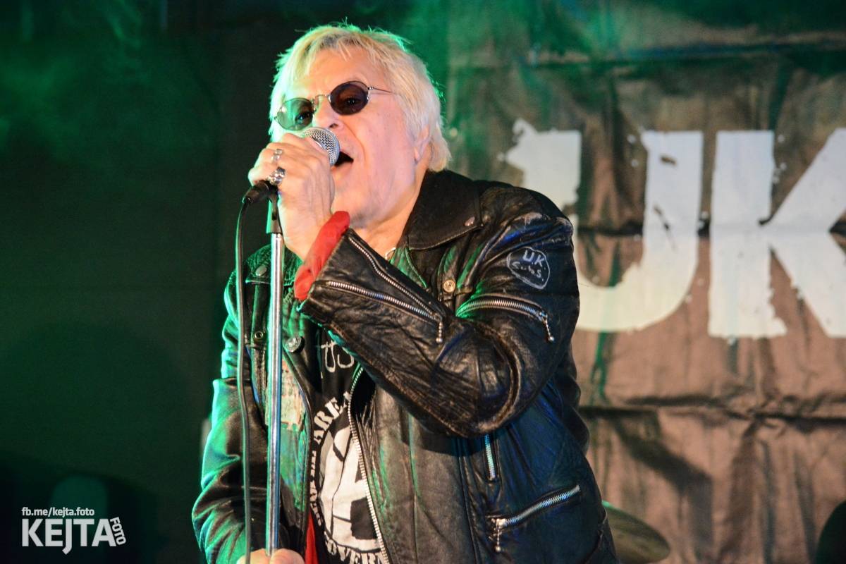 UK Subs se svou punkovou smrští po roce znovu rozproudili pražské Rock Café