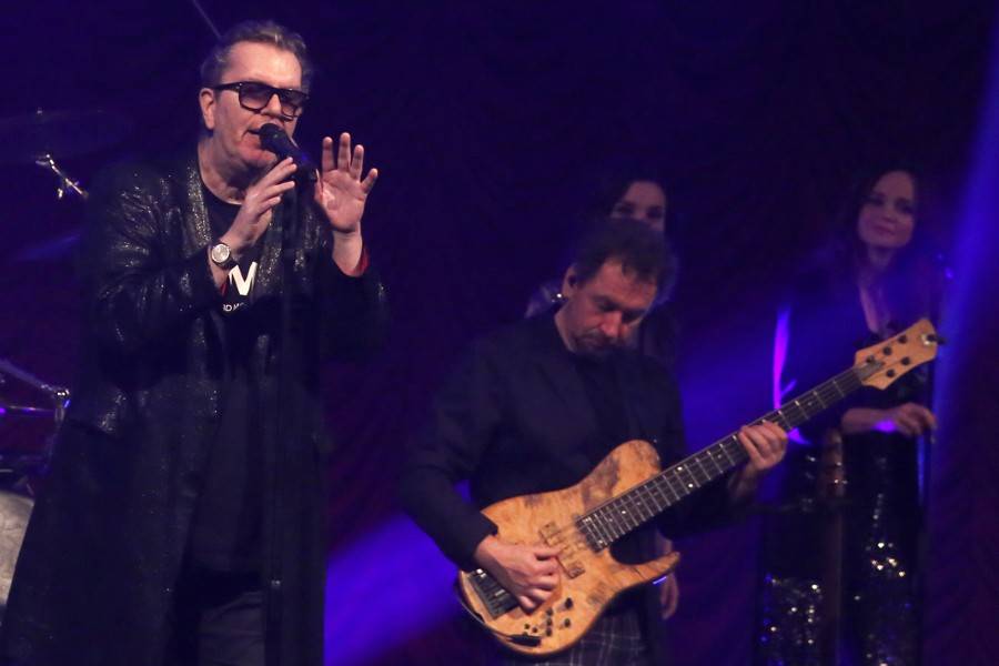 Richard Müller v Uherském Hradišti bodoval se šansony, záda mu kryli Michael Kocáb a Ondřej Soukup