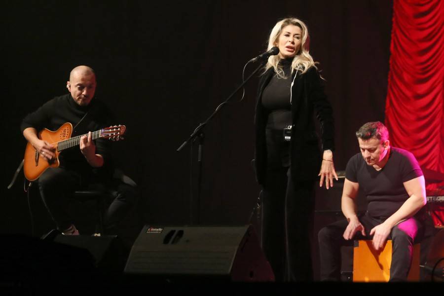 Richard Müller v Uherském Hradišti bodoval se šansony, záda mu kryli Michael Kocáb a Ondřej Soukup