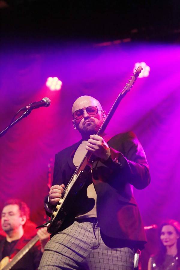 Richard Müller v Uherském Hradišti bodoval se šansony, záda mu kryli Michael Kocáb a Ondřej Soukup