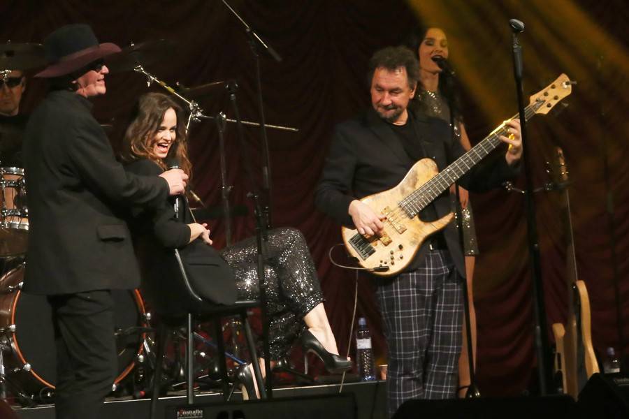 Richard Müller v Uherském Hradišti bodoval se šansony, záda mu kryli Michael Kocáb a Ondřej Soukup