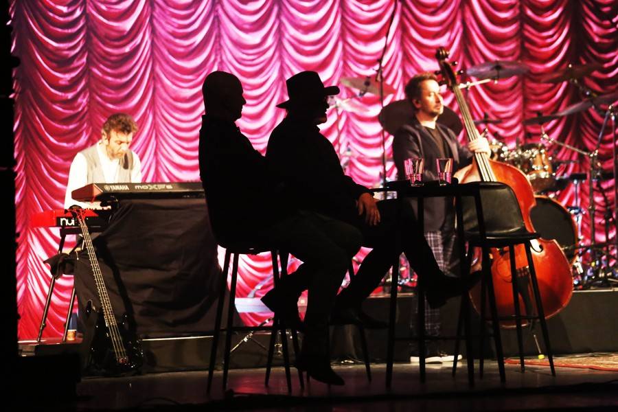 Richard Müller v Uherském Hradišti bodoval se šansony, záda mu kryli Michael Kocáb a Ondřej Soukup